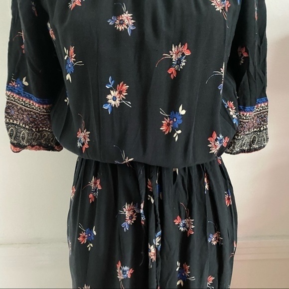 BeachLunchLounge • Black Floral Maxi Dress - Picture 3 of 5